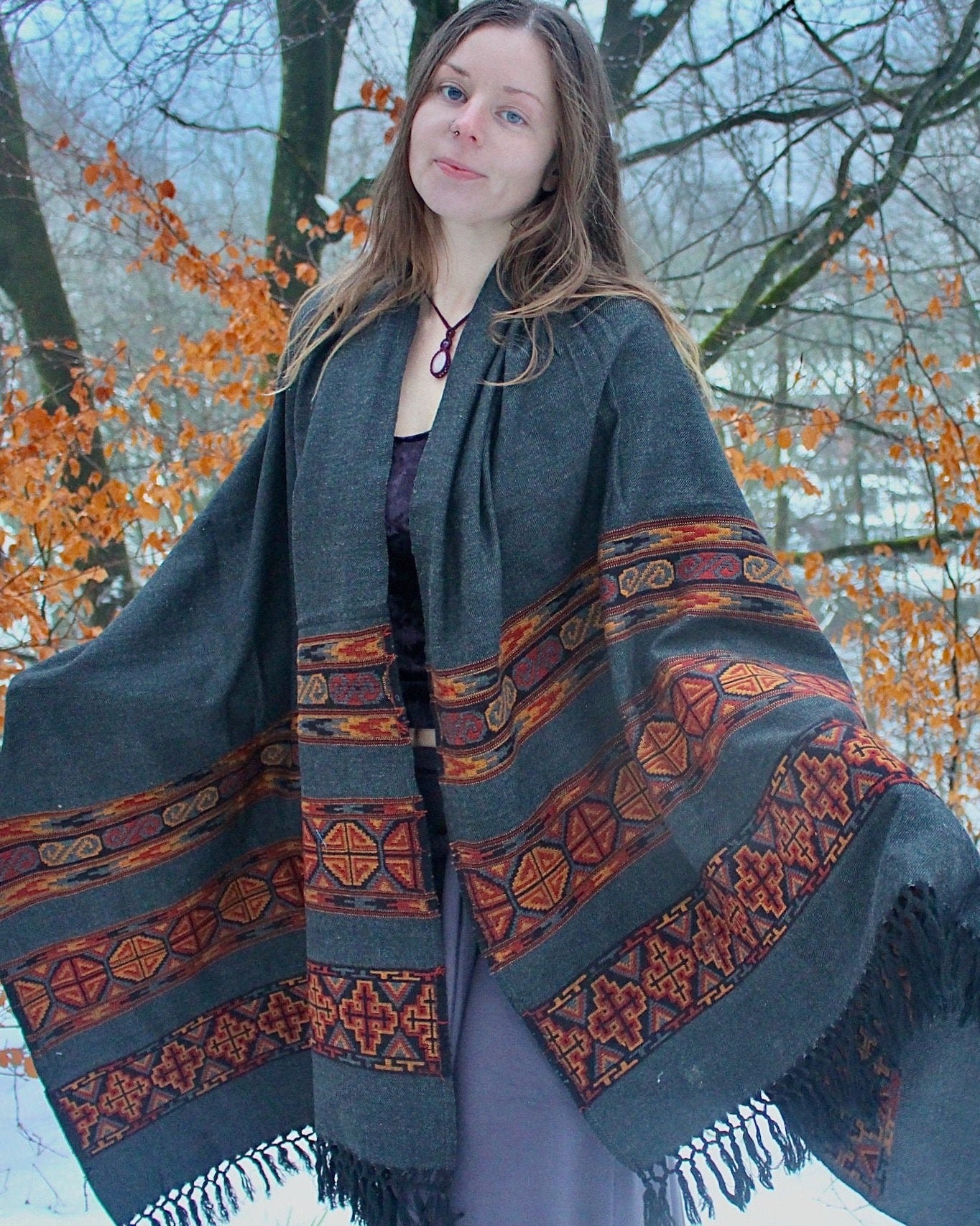 Eira Shawl - Charcoal